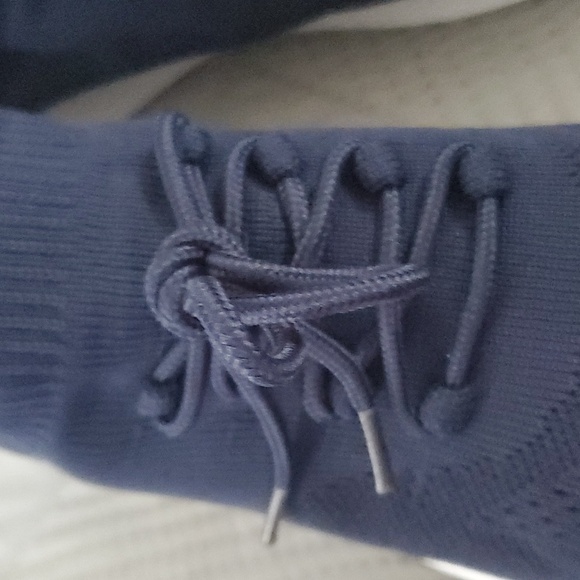 Shoes - Picture 4 of 4